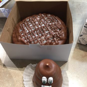 Town House Bake Shop - A mounds cake & a 2,000 calorie cream cake (single serving) - Bakeries Near Me - Cleveland, Tennessee