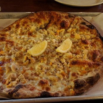Modern Apizza - Clam Pizza! - Pizza Near Me - New Haven, Connecticut