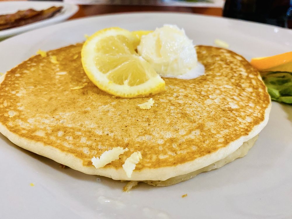 Anna’s Breakfast and Lunch Cafe - Photo 3