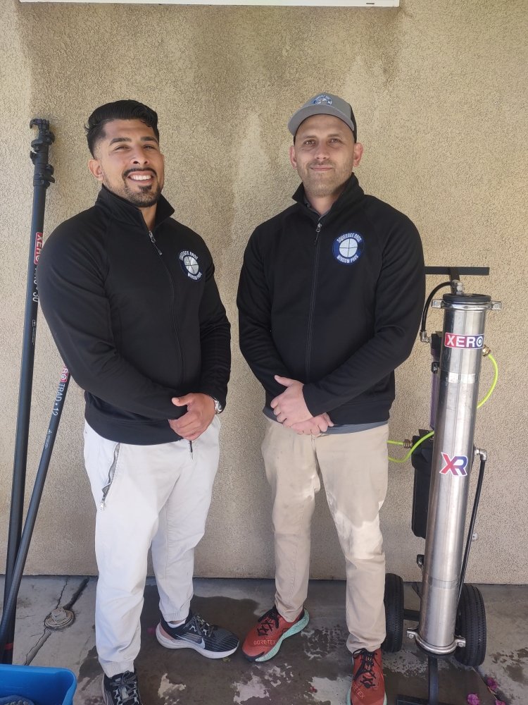 SQUEEGEE BROS WINDOW PROS Updated May 2024 28 Photos 8395