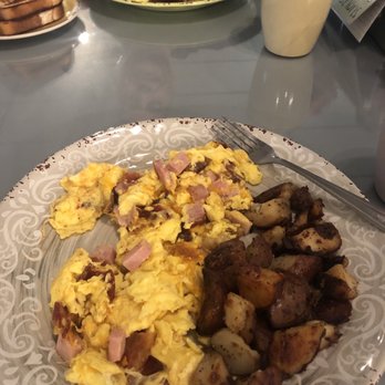 Mal's Kitchen - Yummy!! And a delightful touch !! - Breakfast & Brunch Near Me - Abington, Massachusetts