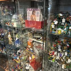 Inside Avenue Antiques
