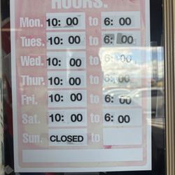 Dezigns By Kamohoalii Waimea - Store hours not reflected accurately on Yelp.