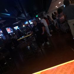 N City Sports Lounge - People chillen