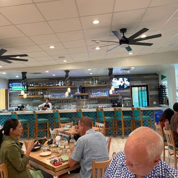 Simar - The bar - Seafood Near Me - Austin, Texas