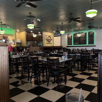 Metro Diner - Diners Near Me - Plainfield, Indiana