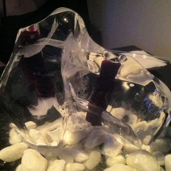 Alinea - 9 ICE beet, hibiscus, licorice - New American Near Me - Chicago, Illinois