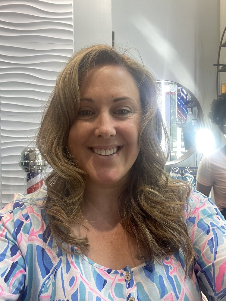 BREEZ BLOW DRY BAR Updated October 2024 38 Photos & 10 Reviews 77