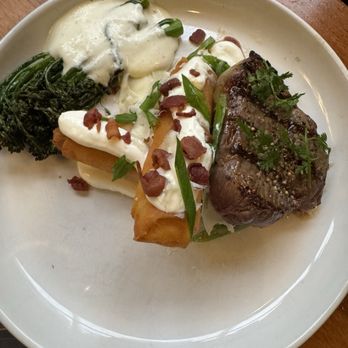 JOEY Burrard - Joey Classic Steak - Canadian (New) Near Me - Vancouver, British Columbia