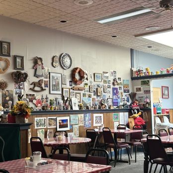 M & M Family Diner - Diners Near Me - Logan, Ohio M & M Family Diner - Diners Near Me - Logan, Ohio