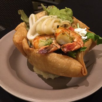 Cafe Julia - Seafood salad - Cafes Near Me - Honolulu, Hawaii