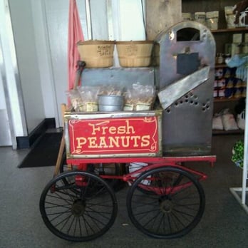 Virginia Diner - vintage cart with peanuts - Diners Near Me - Wakefield, Virginia Virginia Diner - vintage cart with peanuts - Diners Near Me - Wakefield, Virginia