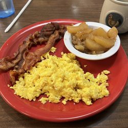 Farmer's Cafe - 3 scrambled eggs, bacon, fried apples