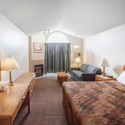 Econo Lodge & Suites