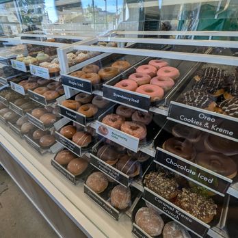 Krispy Kreme - Desserts Near Me - Toronto, Ontario