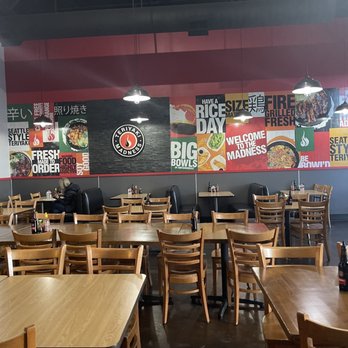 Teriyaki Madness - I found this cool new restaurant Teriyaki Madness, after going to the movie theatre in south reno. It got busy near dinner time. - Japanese Near Me - Reno, Nevada
