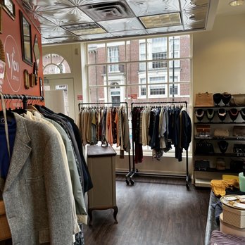 Vico Style - Used, Vintage & Consignment Near Me - Cambridge, Massachusetts Vico Style - Used, Vintage & Consignment Near Me - Cambridge, Massachusetts