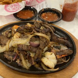 El Paso Tacos & Tequila - Fajitas Trio