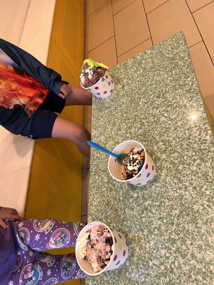 Yogurt City Logo