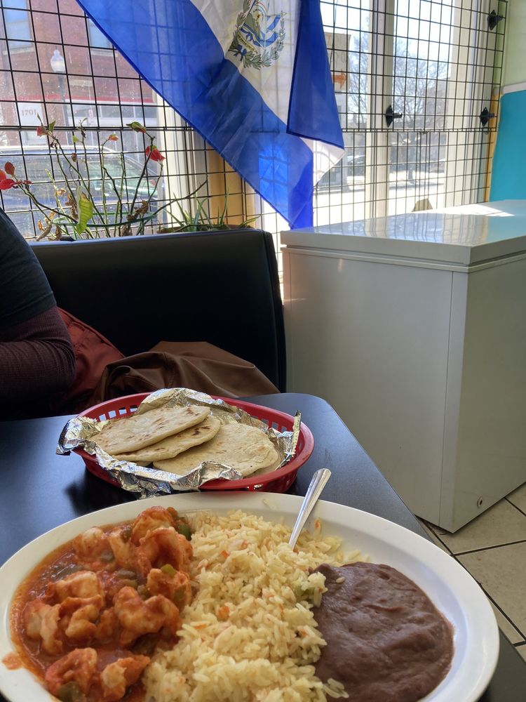 Restaurant Y Pupuseria Salvadorena