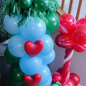 B Elevated Event House - 4 ft/ 6ft towers - Balloon Services Near Me