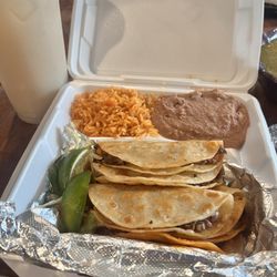 Agustino’s Mexican Food - Agustinos tacos