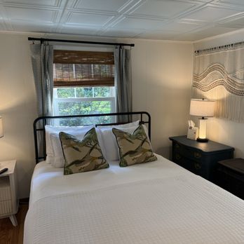 Phoenicia Lodge - Hotels Near Me - Phoenicia, New York Phoenicia Lodge - Hotels Near Me - Phoenicia, New York