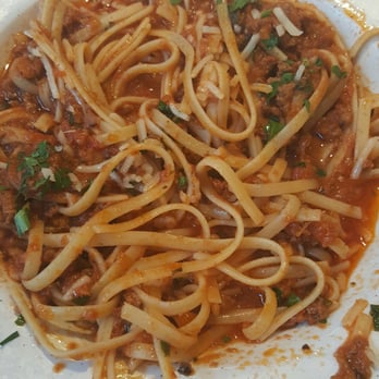 Lucia Wine Bar & Grill - Yummy linguini with meat sauce - Italian Near Me - York, NYK