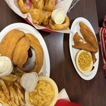 Tiger Country Cafe - Fish plates, onion rings. Macaroni and cheese, corn, French fries. - American Near Me - Troup, Texas Tiger Country Cafe - Fish plates, onion rings. Macaroni and cheese, corn, French fries. - American Near Me - Troup, Texas