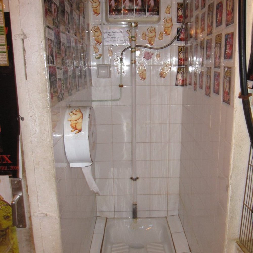 L'Amphitryon - the bathroom - French Near Me - Lyon, 69