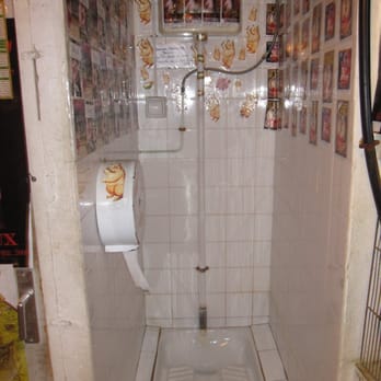 L'Amphitryon - the bathroom - French Near Me - Lyon, 69