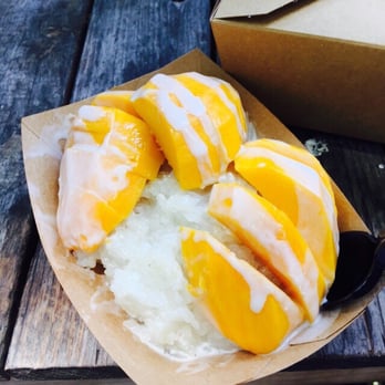 Dee Dee - Mango sticky rice - Thai Near Me - Austin, Texas