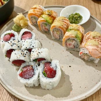 Fish & Rice - toro roll (front) neskowin roll (back) - Sushi Bars Near Me - Portland, Oregon Fish & Rice - toro roll (front) neskowin roll (back) - Sushi Bars Near Me - Portland, Oregon