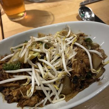 Malai Kitchen - Pad see ew - Vietnamese Near Me - Southlake, Texas