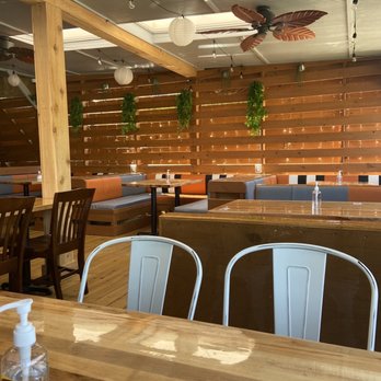 Huskey’s Kitchen - Dining area - Breakfast & Brunch Near Me - Decatur, Georgia Huskey’s Kitchen - Dining area - Breakfast & Brunch Near Me - Decatur, Georgia