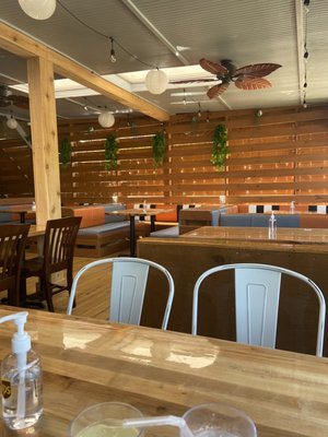 Huskey’s Kitchen by null