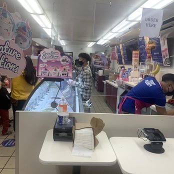 Baskin Robbins - people shopping in a store - Ice Cream & Frozen Yogurt Near Me - Concord, California