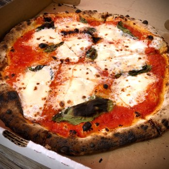 Roberta's - this could be the best pizza in bklyn but is not. i asked for a margherita and i got a carbon pizza - Pizza Near Me - Brooklyn, New York