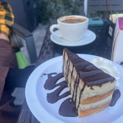 Double Apple Lounge - Tiramisu cake