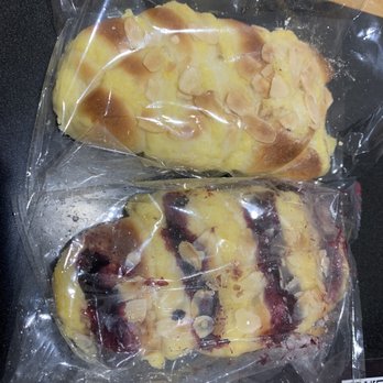 Breadtop - Almond + blueberry buns - Bakeries Near Me - Brisbane, QLD