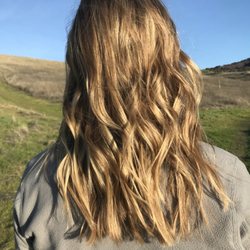 My hair the day after on a hike with my boyfriend. Looks SO good in the sun! Thank you Jackie!