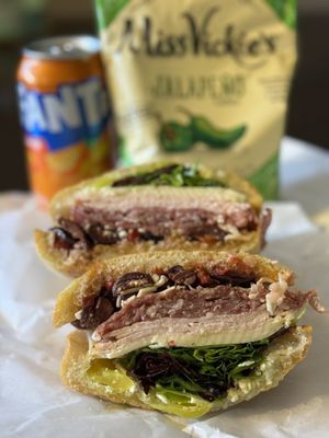 Morucci's Si Mangia Bene by null