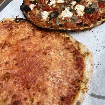 BAR - Pizza Near Me - New Haven, Connecticut