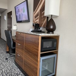 Drury Plaza Hotel Dallas Arlington - REFRIGERATOR AND MICROWAVE AVAILABLE