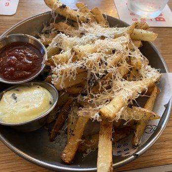 Gordon Ramsay Burger - Truffle Fries - Salad Near Me - Chicago, Illinois