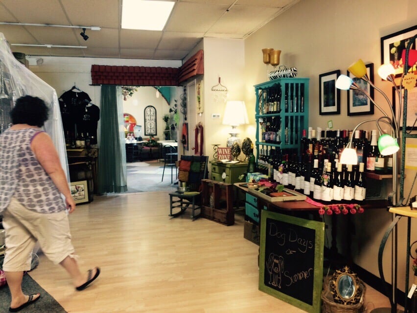 WINES OF IOWA Updated October 2024 234 5th St, West Des Moines