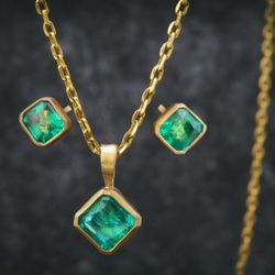 Reflective Jewelry - Our emeralds are not only top-notch: they're responsible sourced!