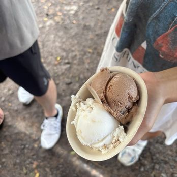 Coconut Glen's Ice Cream - Chocolate Chunk and Original Coconut Ice Cream - Ice Cream & Frozen Yogurt Near Me - Nahiku, Hawaii