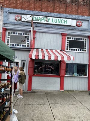 Snappy Lunch by null