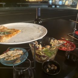 Margarita pizza, Misto salad, wine and olives! Perfecto! Margarita pizza, Misto salad, wine and olives! Perfecto!
